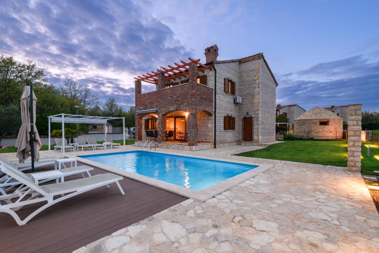 Paradis Villa Stone Queen With Heated Pool Butkovići Eksteriør bilde