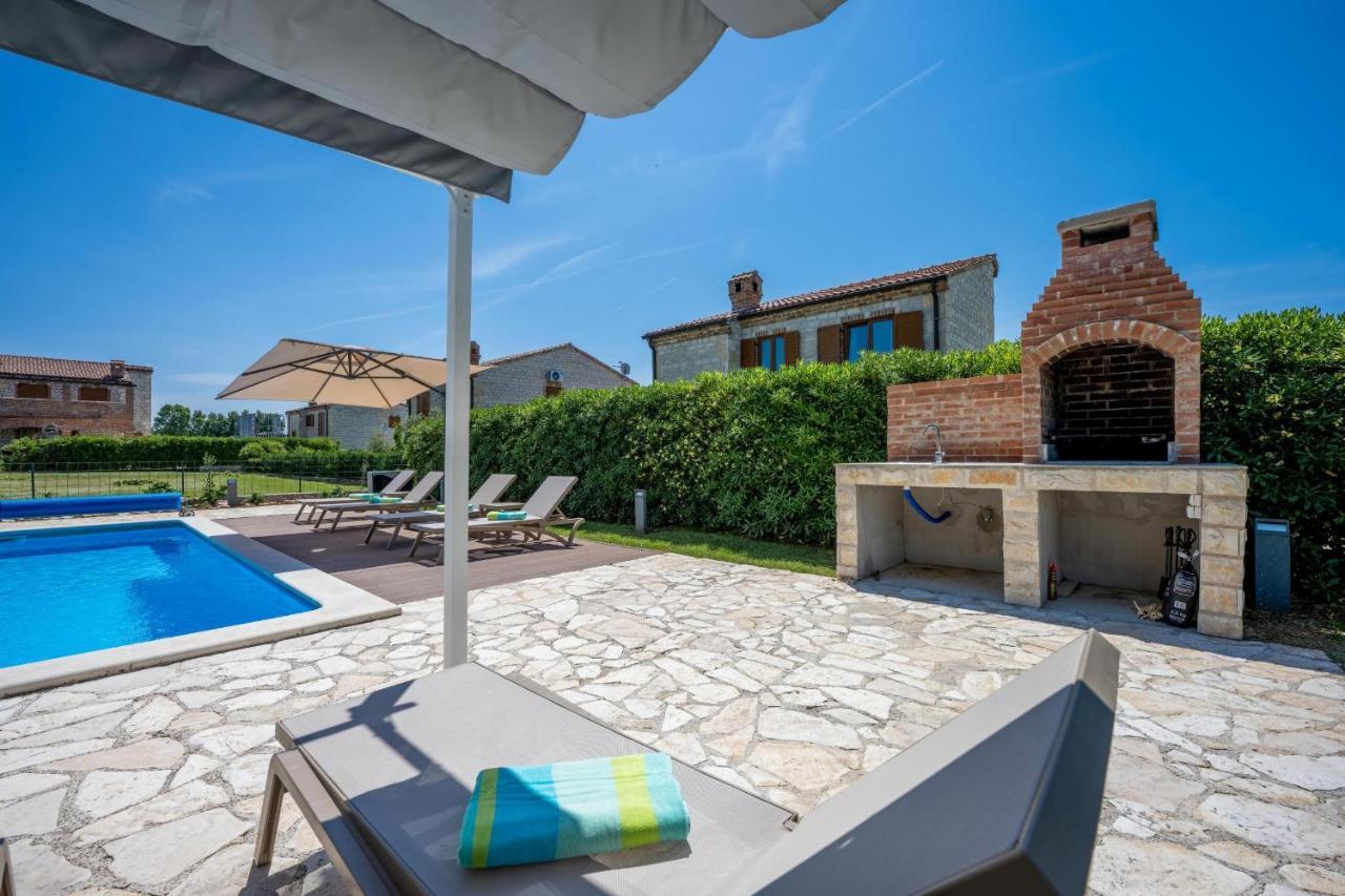 Paradis Villa Stone Queen With Heated Pool Butkovići Eksteriør bilde