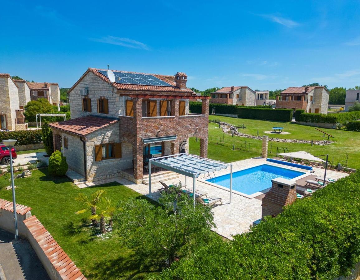 Paradis Villa Stone Queen With Heated Pool Butkovići Eksteriør bilde
